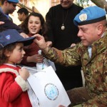 Il Cte SW consegna dono Natale a bimba libanese
