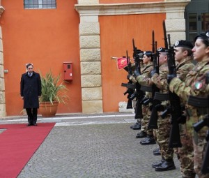 20150216_COMFOTER gen Alberto Primicerj riceve la visita del sottosegr Difesa Domenico Rossi (7)