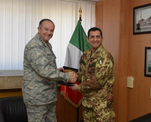 20150219_KFOR_SACEUR gen Phil Breedlove_COMKFOR gen Francesco Paolo Figliuolo (2)