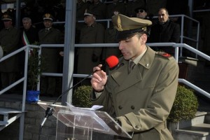 20150306_Scuola Sottufficiali_griuamento AM 17° corso_la Medaglia d'oro al valor militare Andrea Adorno