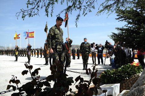 20150408_UNIFIL_il re di Spagna Filippo VI rende omaggio ai caduti
