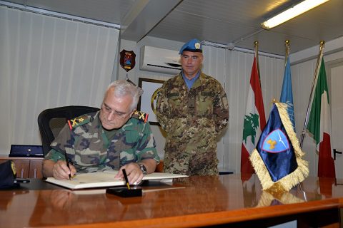 20150622_SW UNIFIL_LAF gen Charbel Abou Khalil South Litani visita SW_gen Salvatore Cuoci Esercito Italiano (4)
