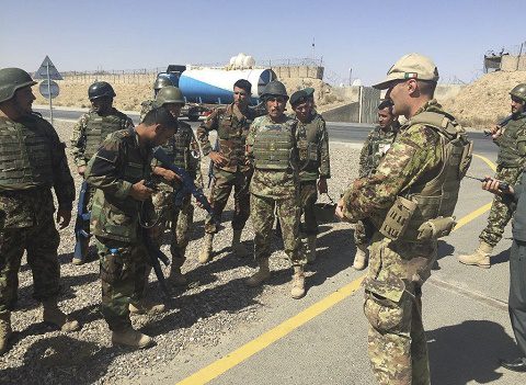 20150825_TAAC-W_Carabinieri ed Esercito addestrano forze afgane (4)