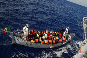 Nave Aviere soccorre 240 migranti nel Mediterraneo Centrale