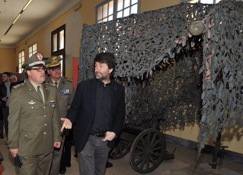 Il Ministro Franceschini con il Generale di Brigata Tornabene all'interno del Museo_1