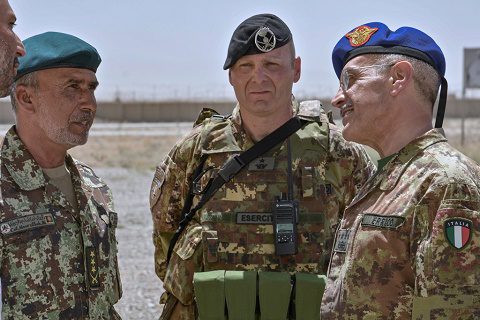 20160702_TAAC W RS_visita CaSME gen Errico_incontro con i militari afgani