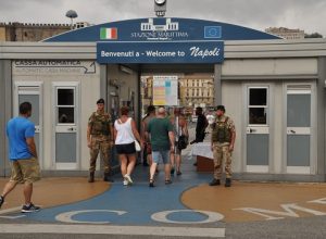 20160923_strade-sicure-campania_varco-uscita-stazione-marittima