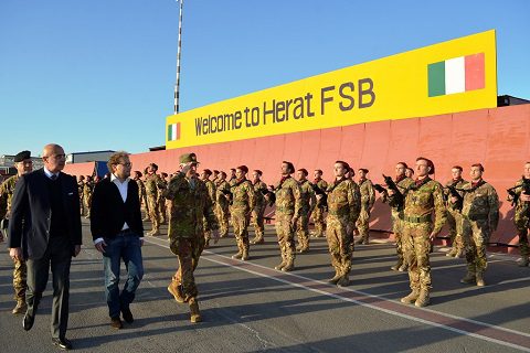 20161025_taac-w_rs_visita-casmd-gen-graziano_on-luca-lotti-pres-consiglio-16