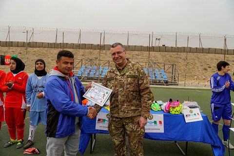 gen-mirra-con-allenatore-afgano