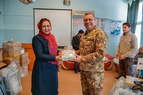 20161204_taac-w-rs_gen-mirra-con-la-vice-direttrice-dellospedale-di-herat